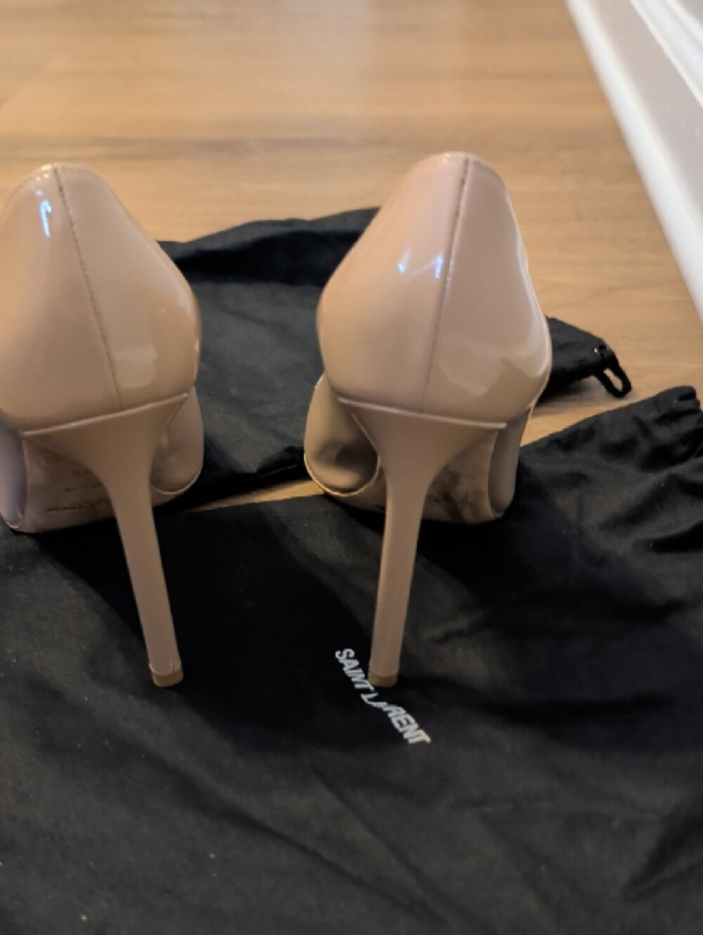 Saint Laurent Beige Patent Leather Pointed Toe Pumps - Picture 4 of 6